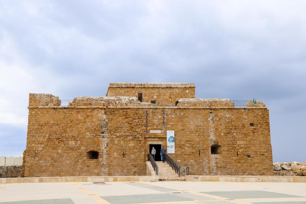 Spacious 2 BR appartment near mall Paphos Exterior foto