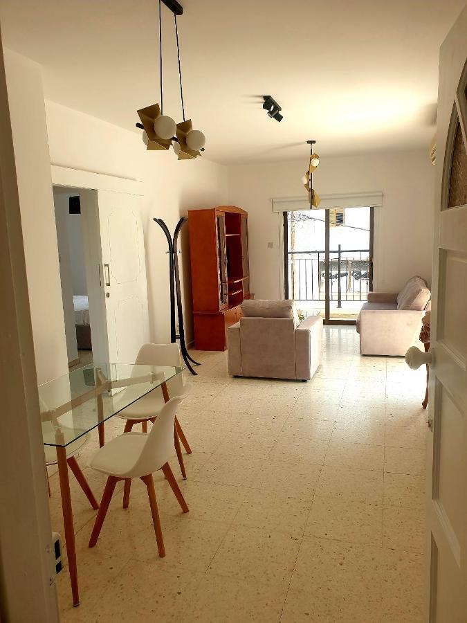 Spacious 2 BR appartment near mall Paphos Exterior foto