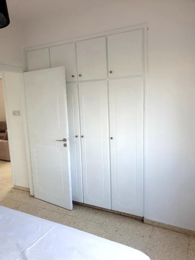 Spacious 2 BR appartment near mall Paphos Exterior foto
